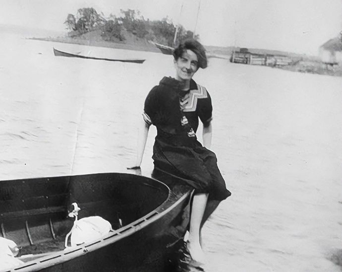 Here we see Clara Dennis during her solo Nova Scotia roadtrip that formed the backbone of her internatsional bestselling book "Down In Nova Scotia." Little did her big European fanbase know that she was secretly a Nova Scotian, but had fled her hometown of Halifax after the catastrophic Halifax Explosion. Going home would mean finally confronting her past. (Clara Dennis Nova Scotia Archives MG 1)