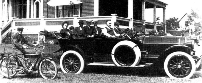 A car in Prince Edward Island around 1913. (PEI Archives)
